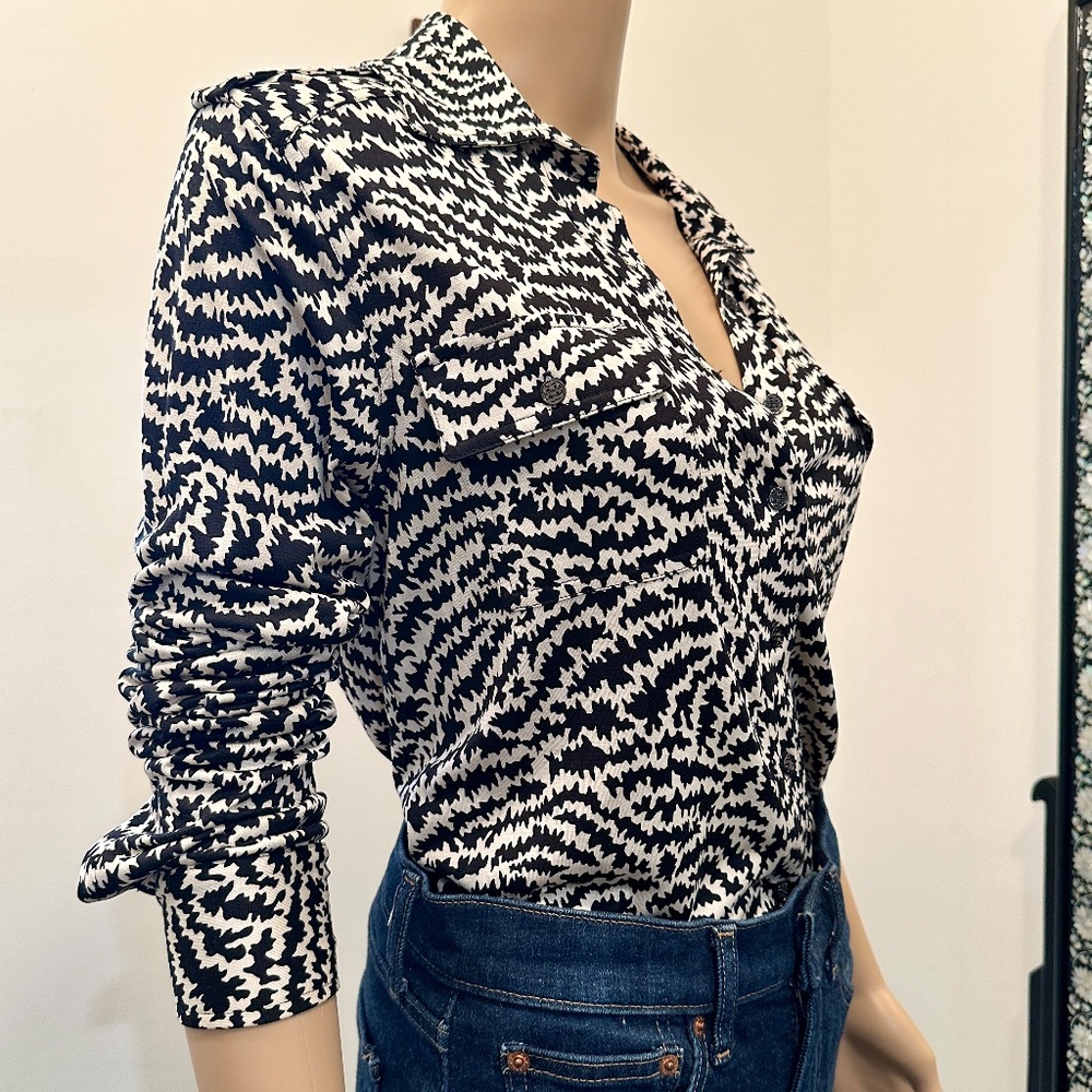 Tory Burch 100% Silk Button Down Sz M - Picture 2 of 6